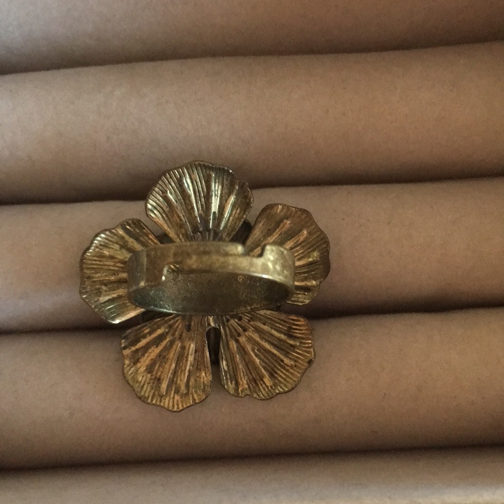 Flower ring - Picture 3 of 3